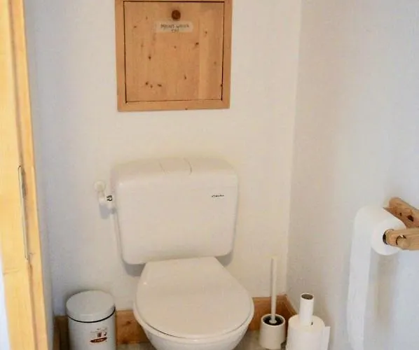 De Montalbert 32c 5-7 Pers